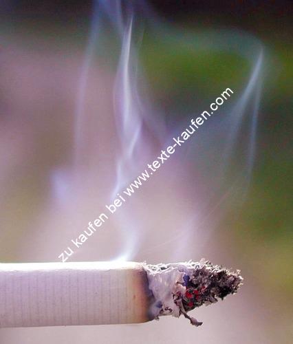 Rauchender Zigarettenqualm Stimmungsbild