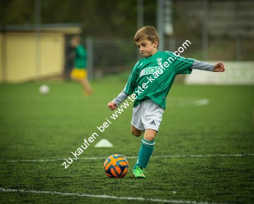 Kind Fußballspiel