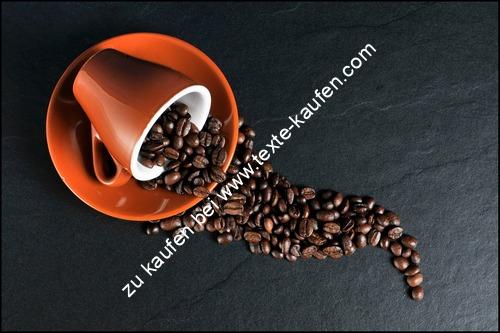 Kaffeebohnen und schöne Tasse