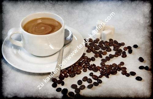 Eine Tasse Kaffee Bohnen